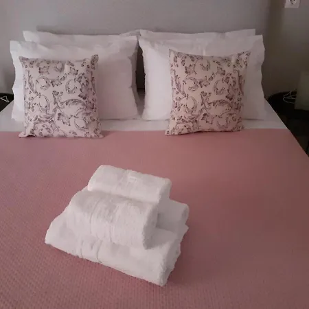 Апартаменты Nini's House 2 - 100m From Town Center Нидри