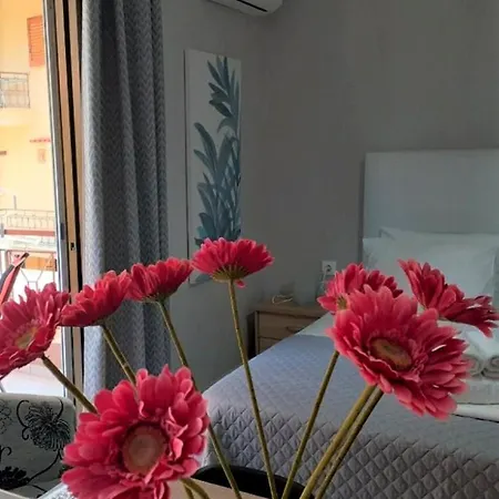 شقة Nini's House 2 - 100m From Town Center نيدري