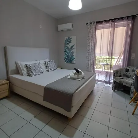 Nini's House 2 - 100m From Town Center شقة *